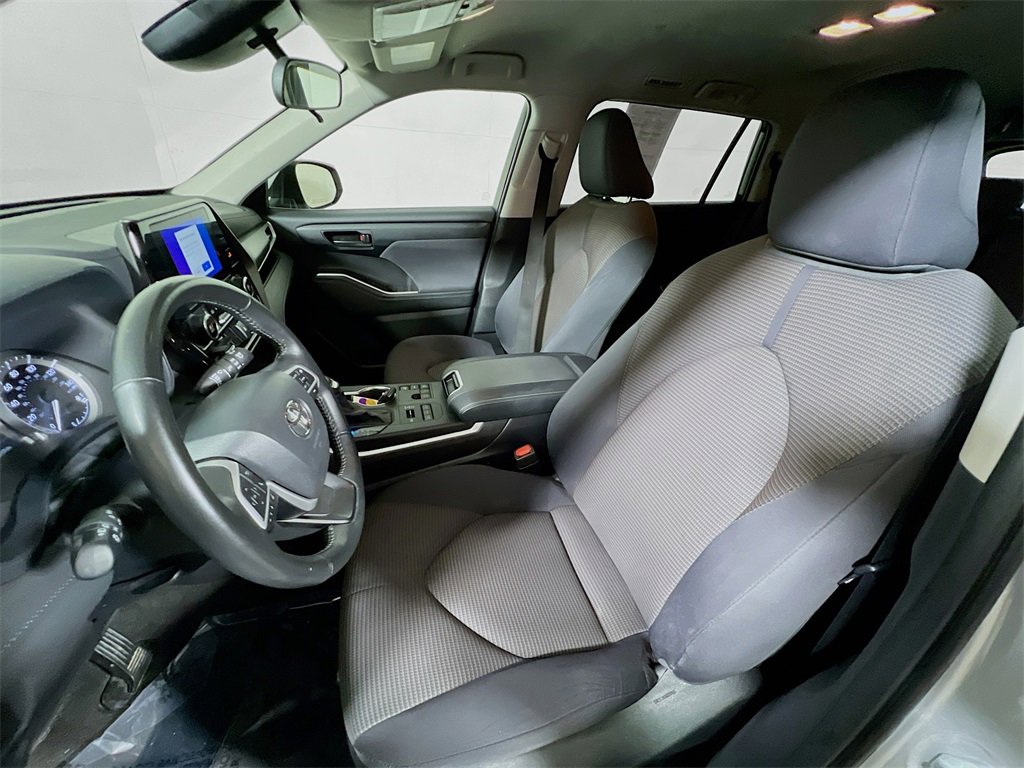 Certified 2024 Toyota Highlander LE image 19