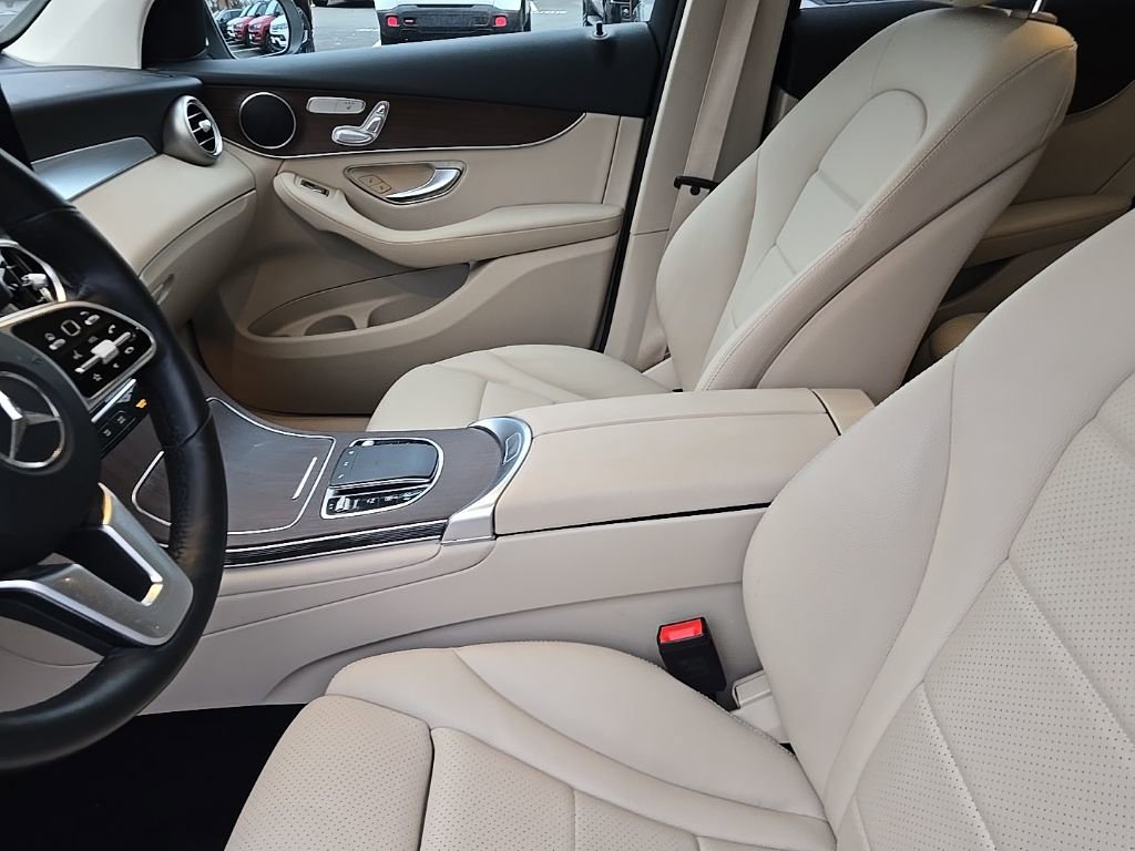 Used 2021 Mercedes-Benz GLC 300 GLC 300 image 21