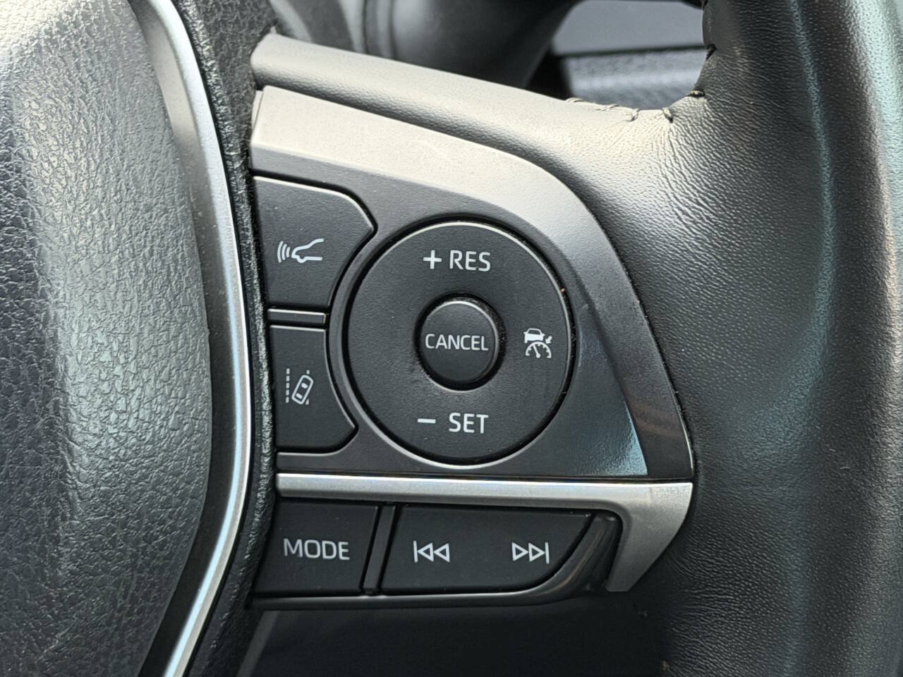 Used 2024 Toyota Camry XLE w/ Navigation Package AWD/4WD image 25