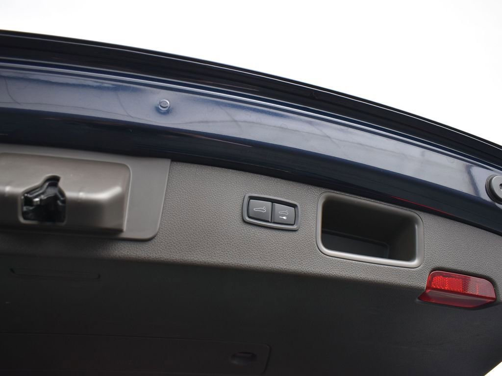 Used 2020 Porsche Macan Turbo image 31