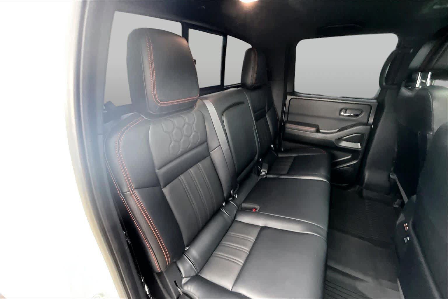 Used 2024 Nissan Frontier PRO-4X w/ Pro Premium Package AWD/4WD image 19