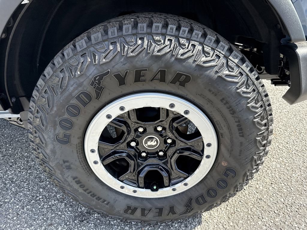 New 2025 Ford Bronco Base image 17