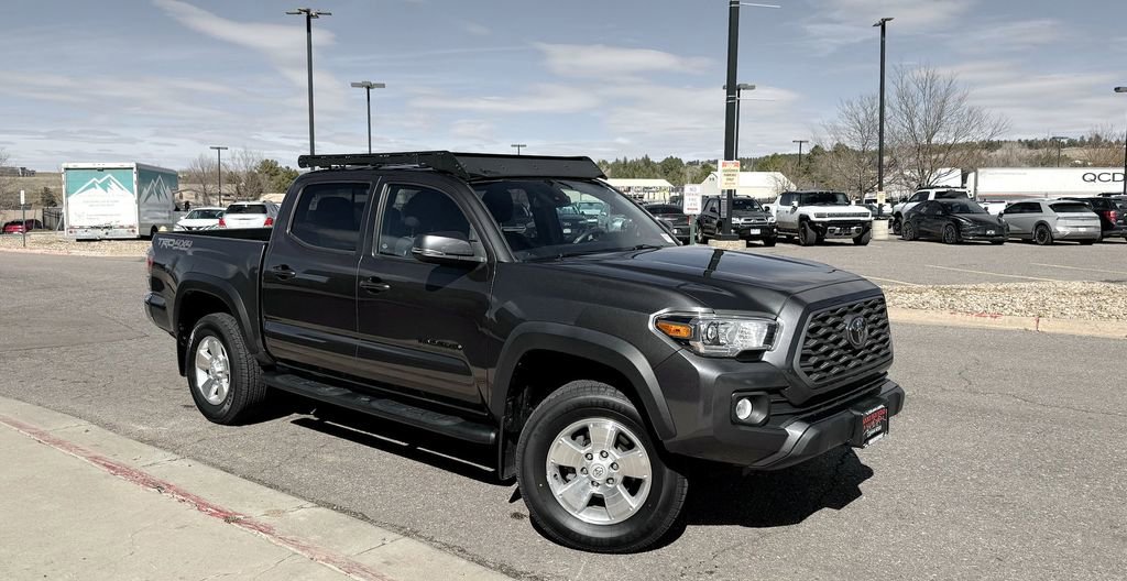 Used 2020 Toyota Tacoma TRD Off-Road image 2