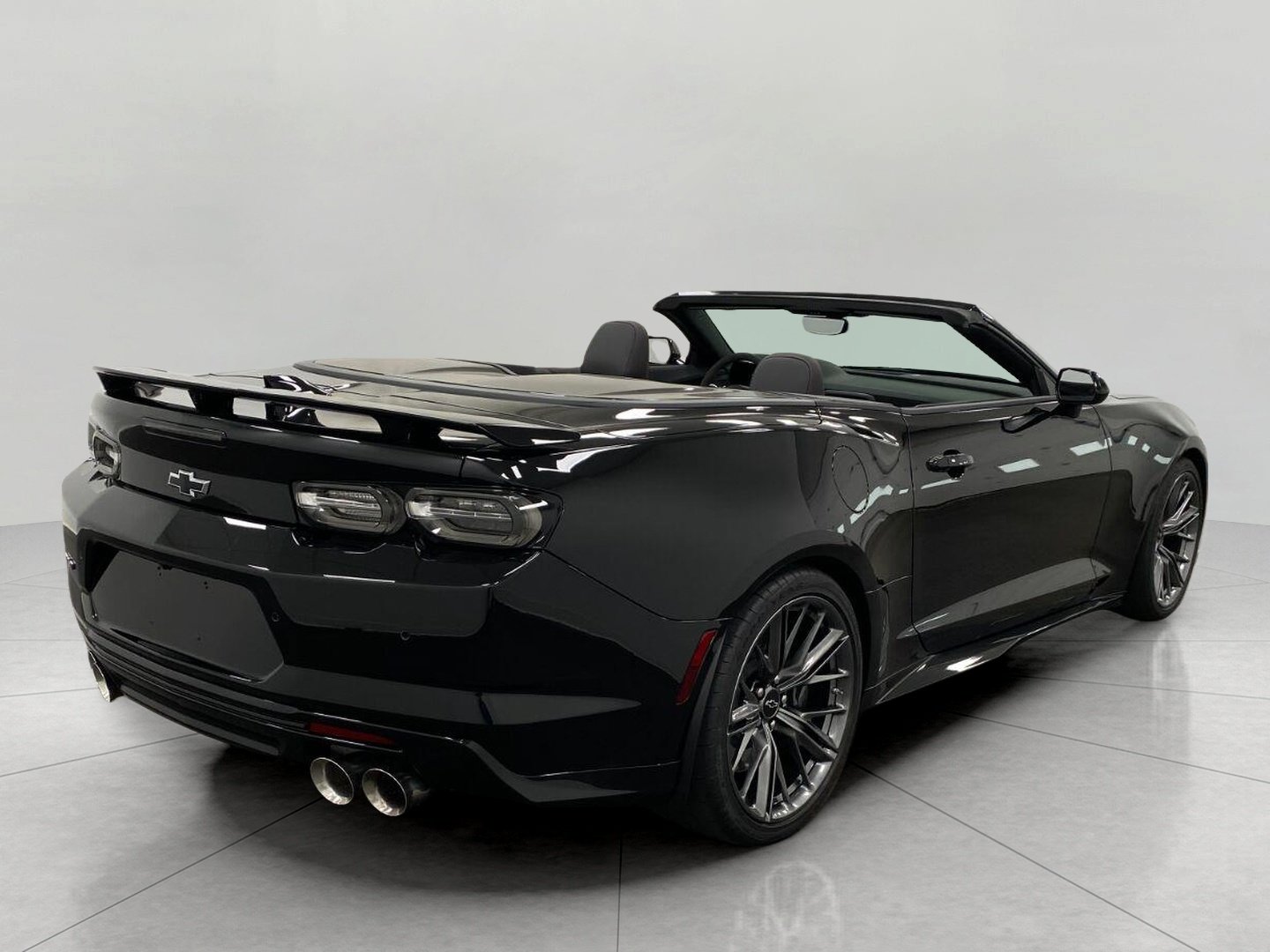 Used 2023 Chevrolet Camaro ZL1 RWD image 4