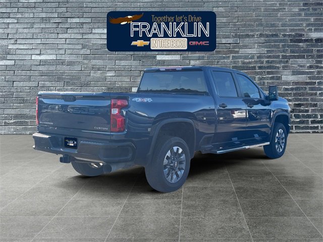 Used 2023 Chevrolet Silverado 2500 Custom w/ Custom Value Package image 5