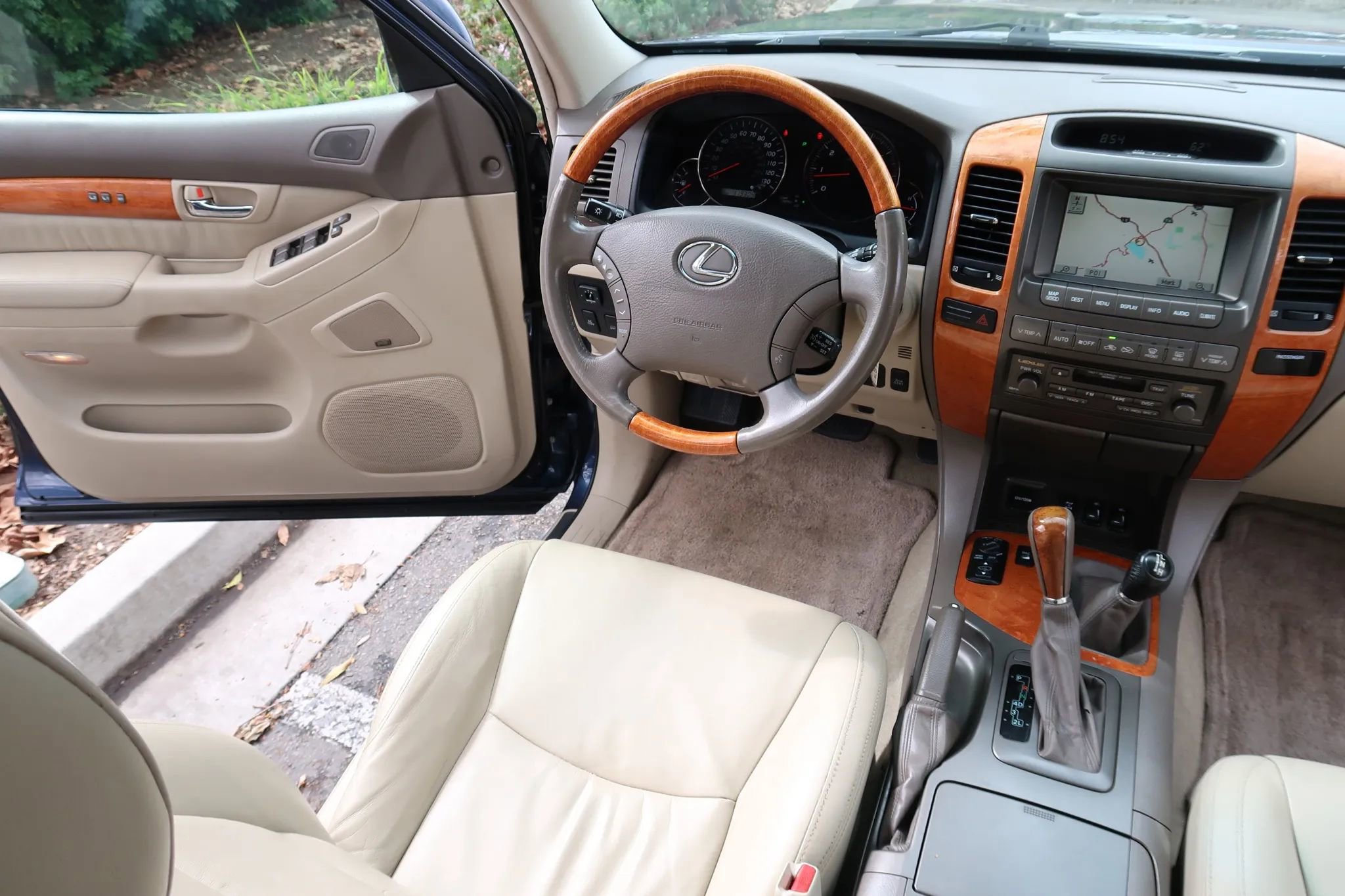 Used 2004 Lexus GX 470 image 25