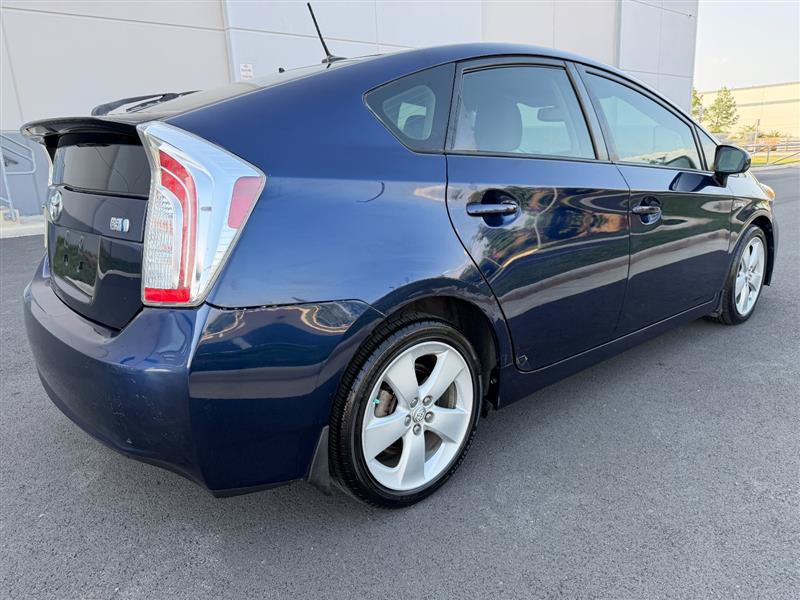 Used 2015 Toyota Prius Five w/ Advanced Technology Package FWD image 16