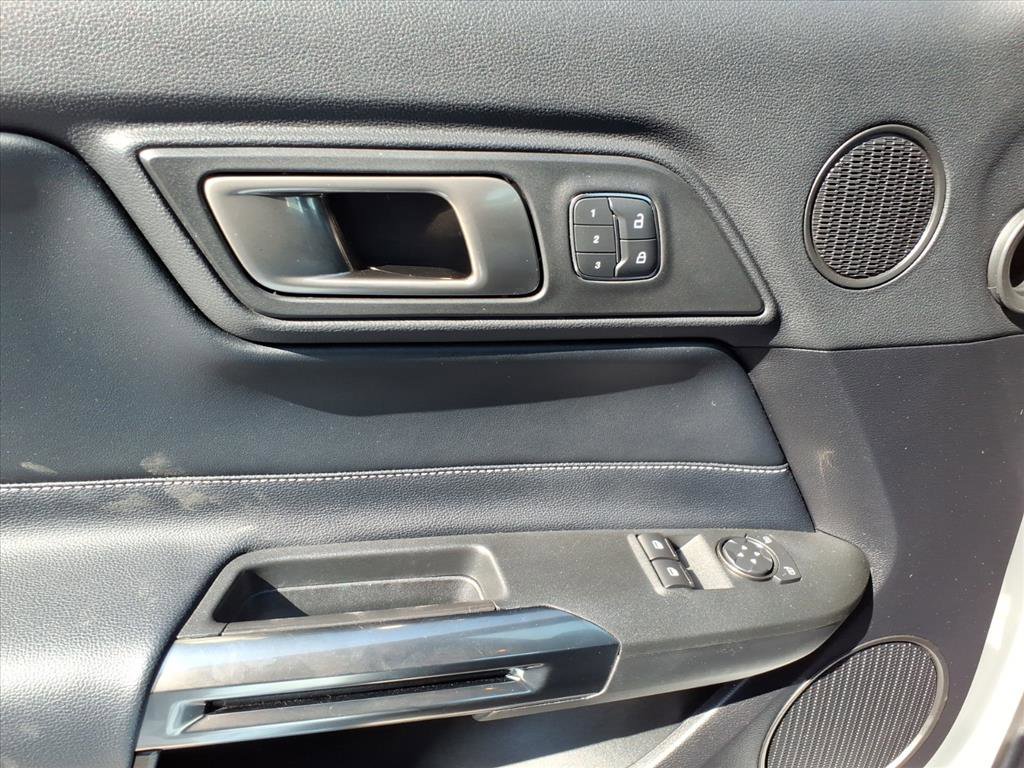 Used 2020 Ford Mustang Shelby GT500 w/ Technology Package RWD image 14