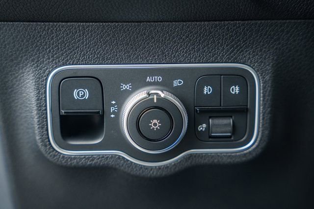 New 2026 Mercedes-Benz GLB 250 4MATIC image 43