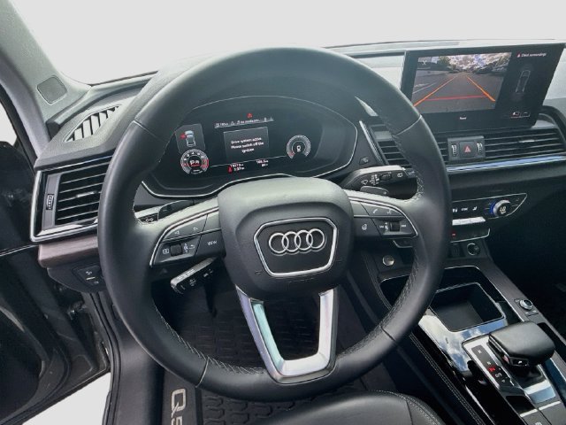 Used 2023 Audi Q5 2.0T Premium Plus w/ Premium Plus Package AWD/4WD image 16