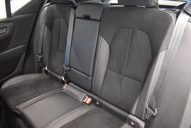 Used 2021 Volvo XC40 T5 R-Design w/ Advanced Package AWD/4WD image 7