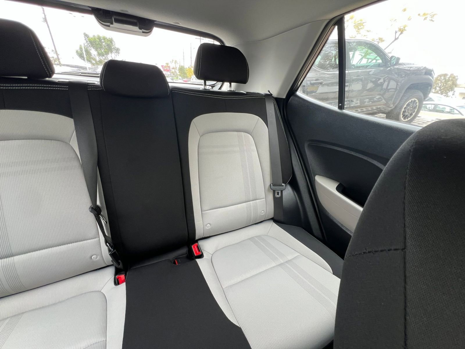 Used 2025 Hyundai Venue SEL FWD image 42