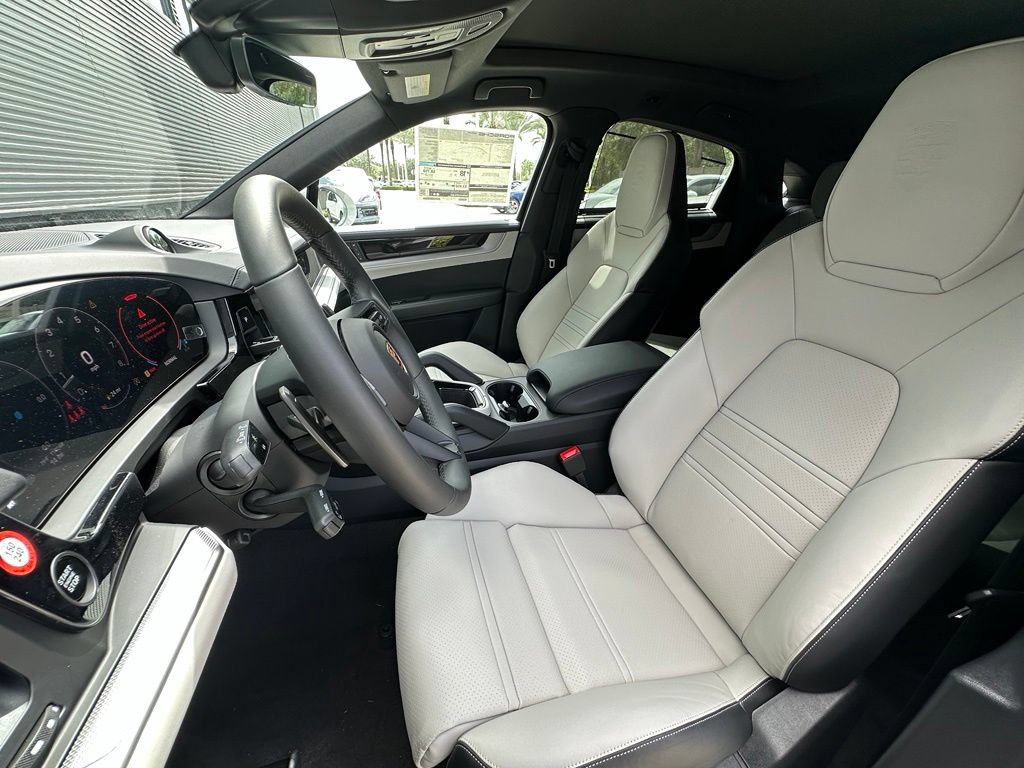 Used 2026 Porsche Cayenne S AWD/4WD image 5