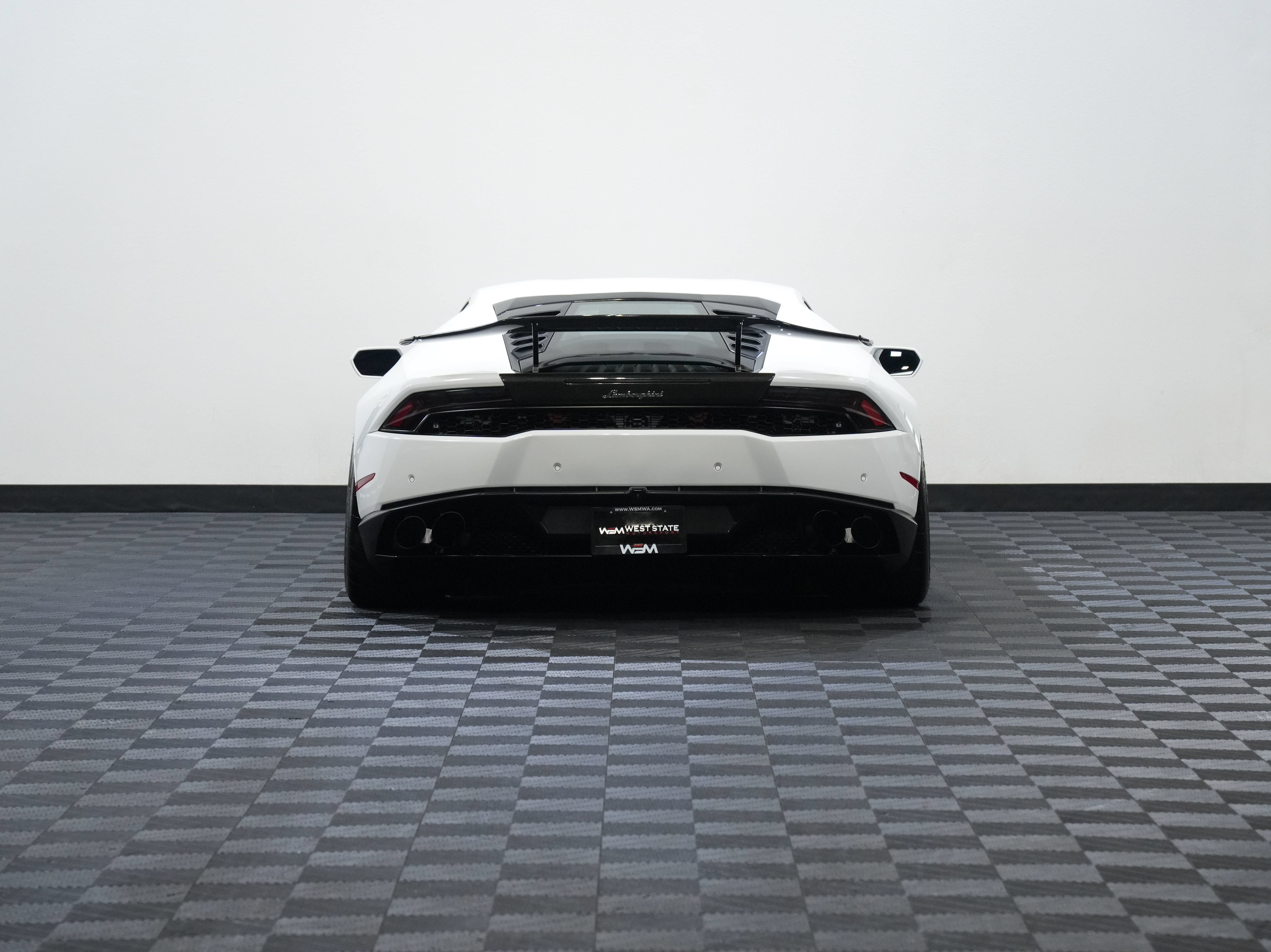 Used 2018 Lamborghini Huracan LP 610-4 AWD/4WD image 7