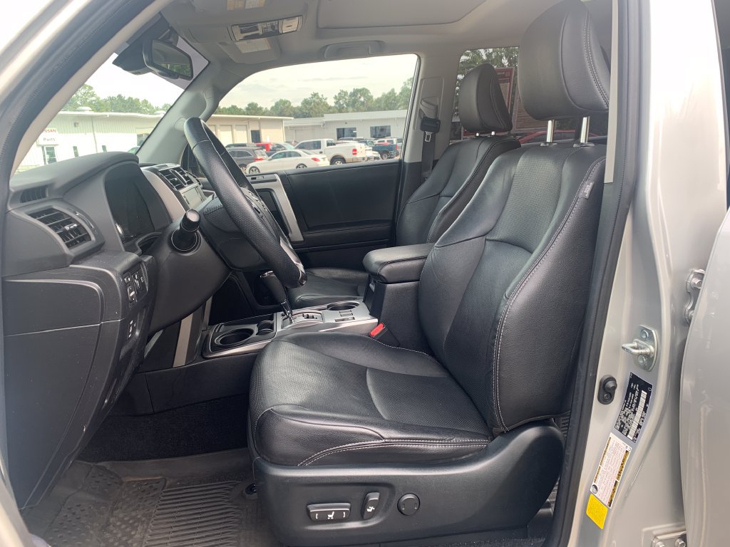 Used 2022 Toyota 4Runner Limited RWD image 9