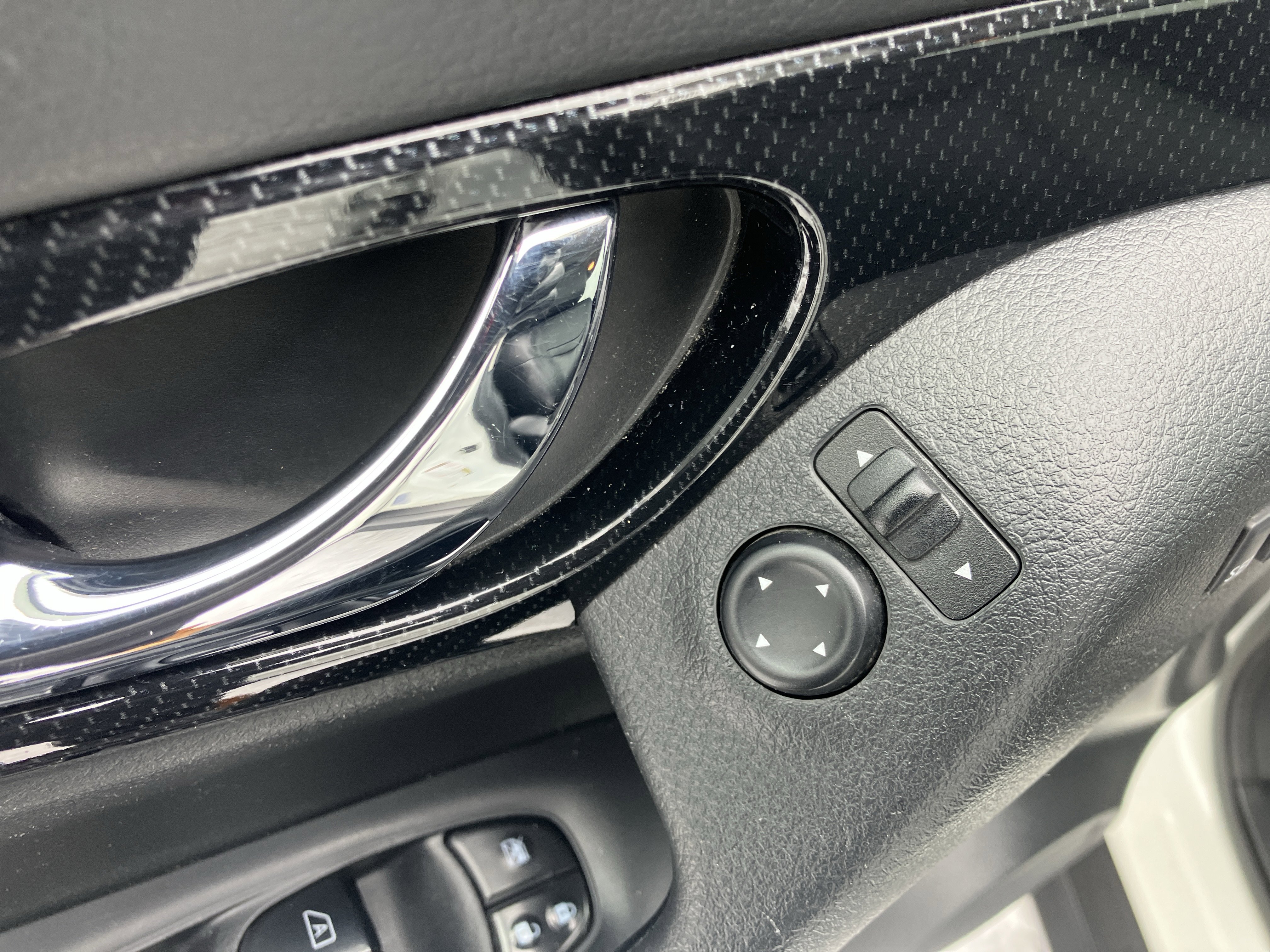 Used 2019 Nissan Rogue SL w/ Premium Package image 19