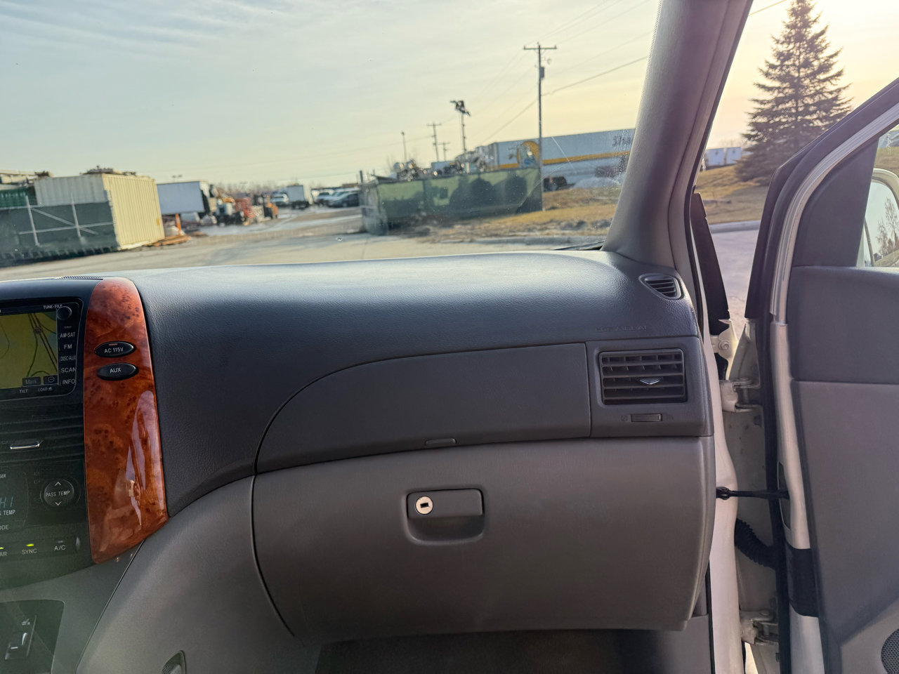 Used 2009 Toyota Sienna XLE image 27