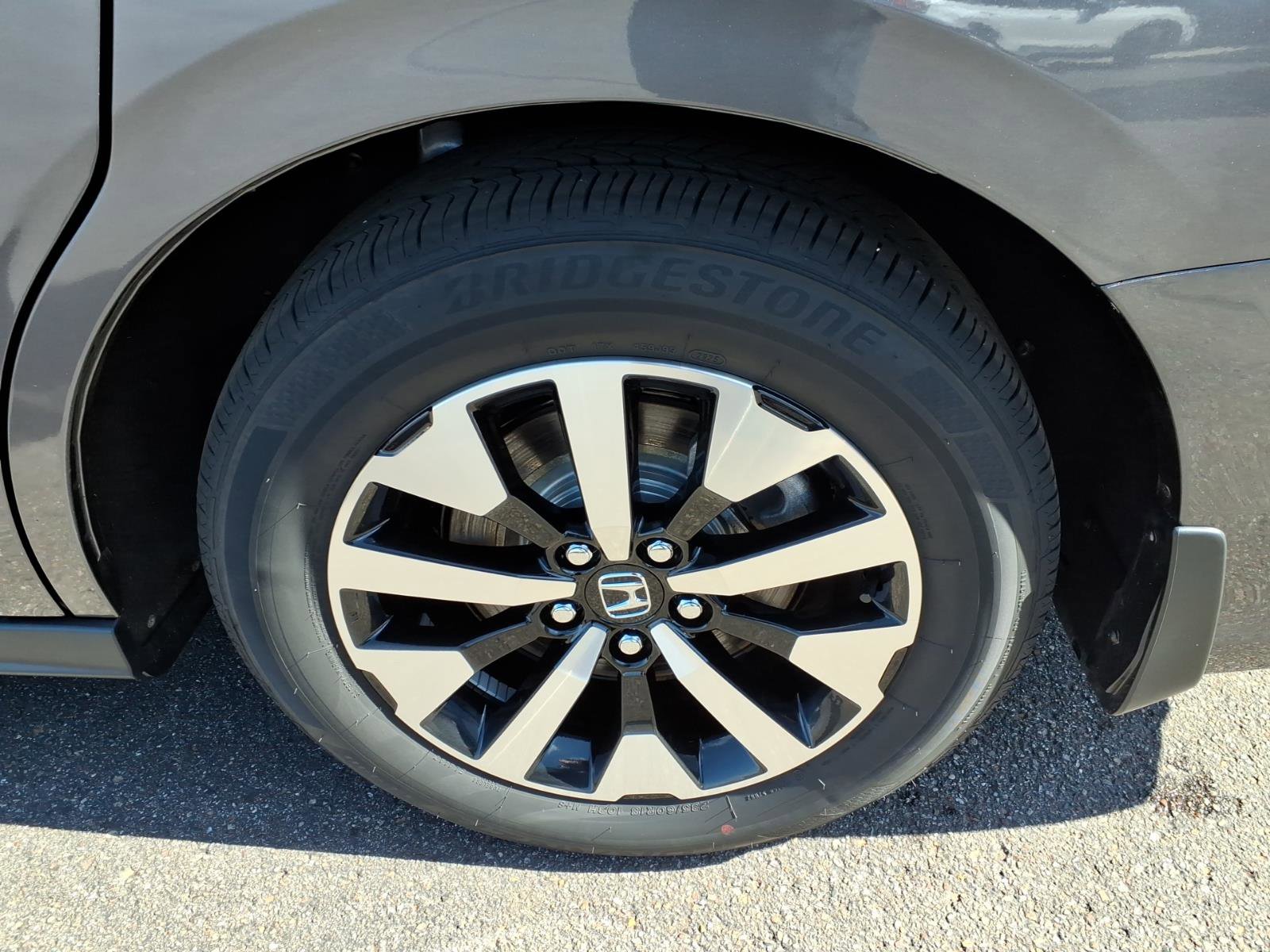 Certified 2026 Honda Odyssey EX-L image 13