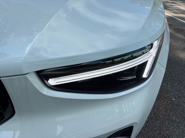 New 2026 Volvo XC40 B5 Ultra AWD/4WD image 11