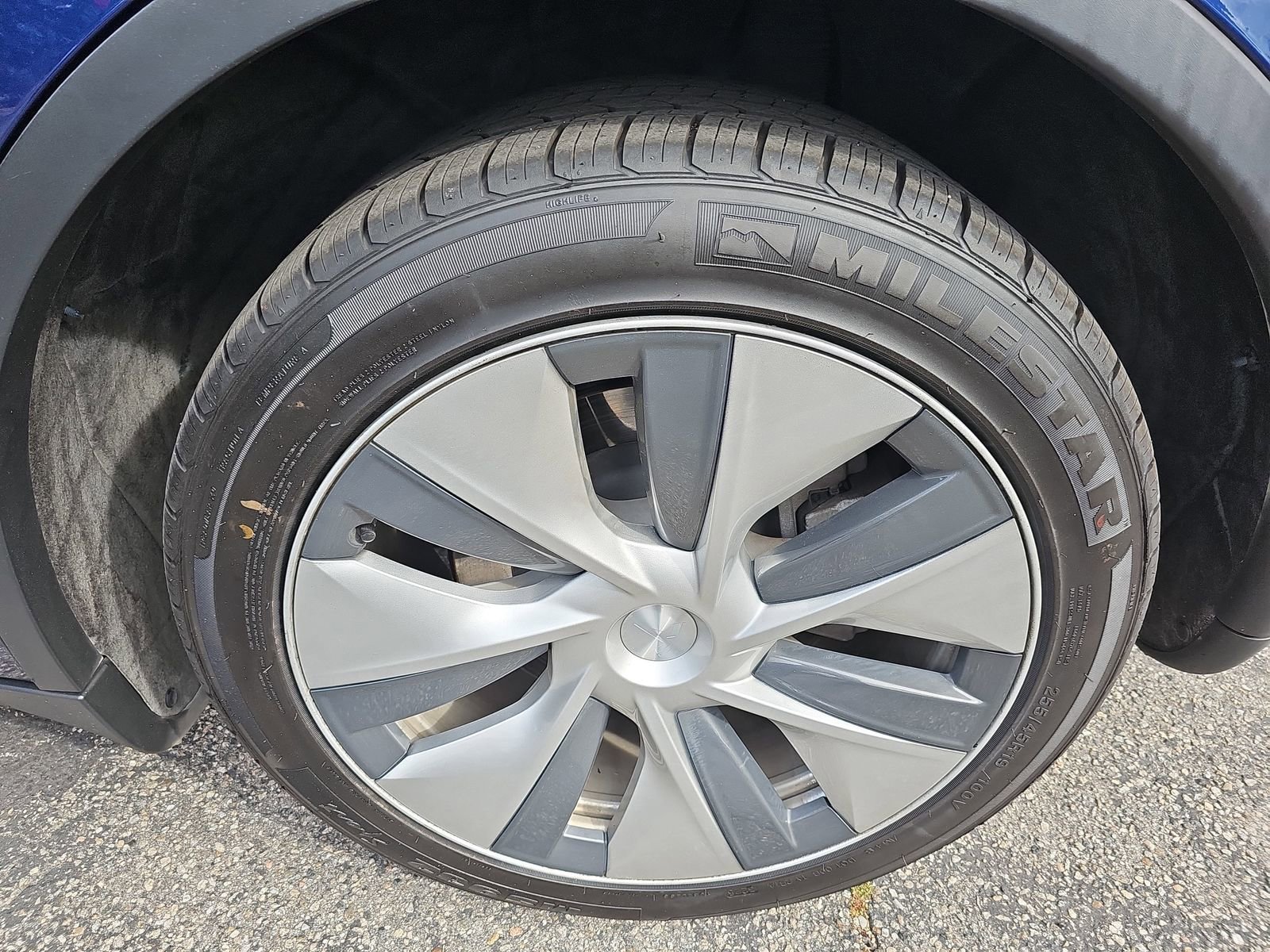 Used 2023 Tesla Model Y Long Range AWD/4WD image 39