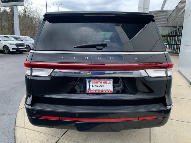 Certified 2024 Lincoln Navigator Reserve AWD/4WD image 4