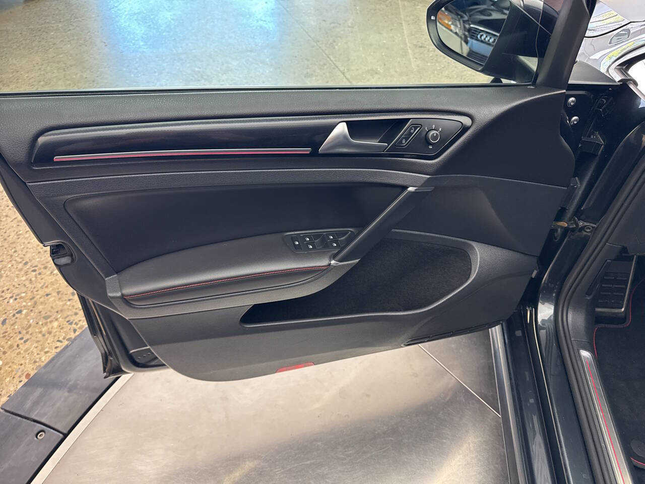 Used 2017 Volkswagen GTI Autobahn FWD image 15