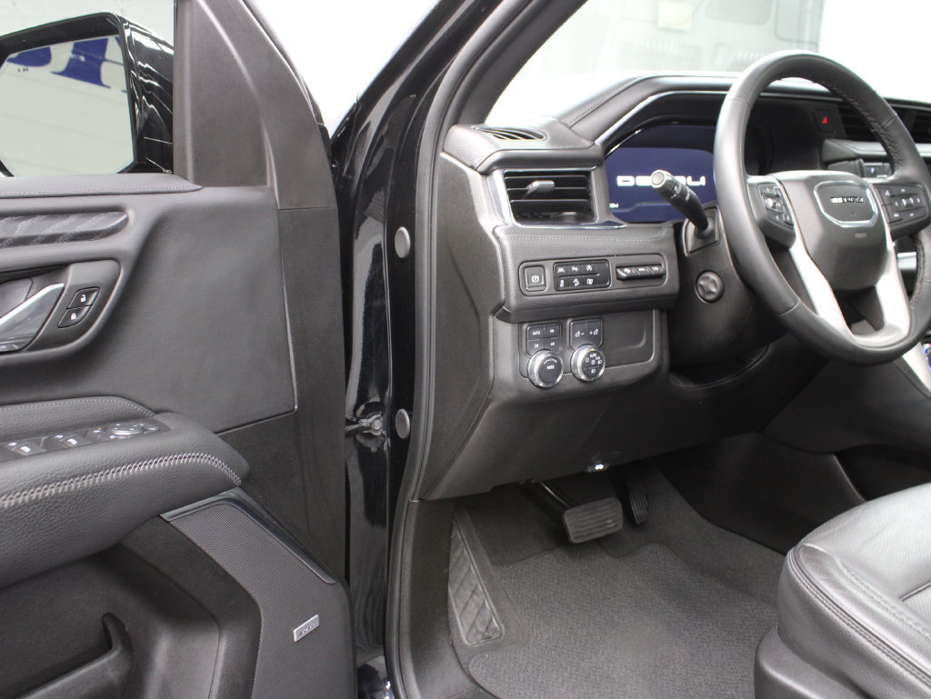 Used 2023 GMC Yukon XL Denali AWD/4WD image 61