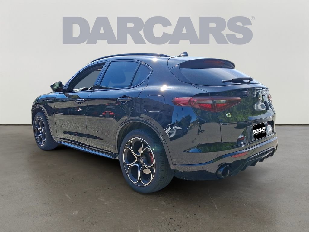 Used 2023 Alfa Romeo Stelvio Veloce AWD/4WD image 4