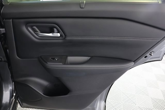 Used 2025 Nissan Rogue SL w/ SL Premium Package image 28