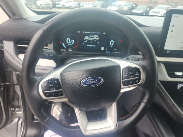 Used 2025 Ford Explorer Active image 28