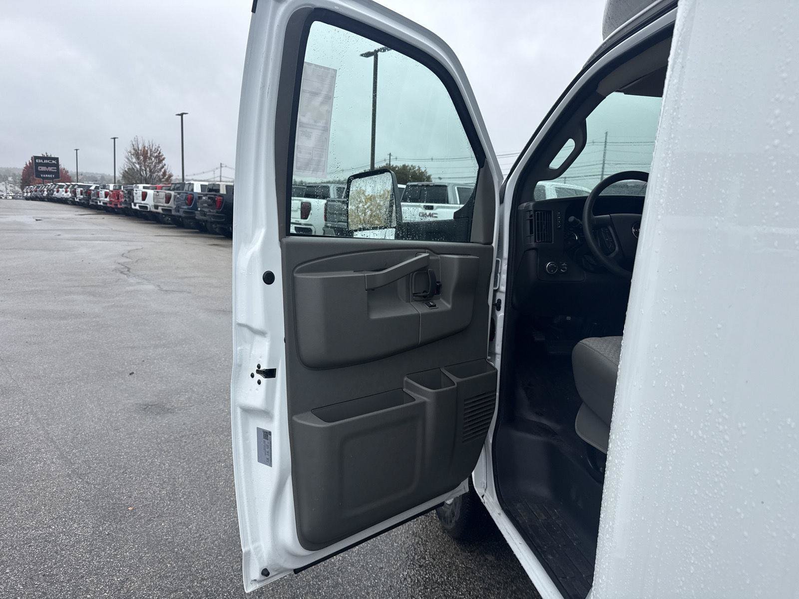 New 2026 GMC Savana 3500 Extended w/ Power Convenience Package RWD image 10