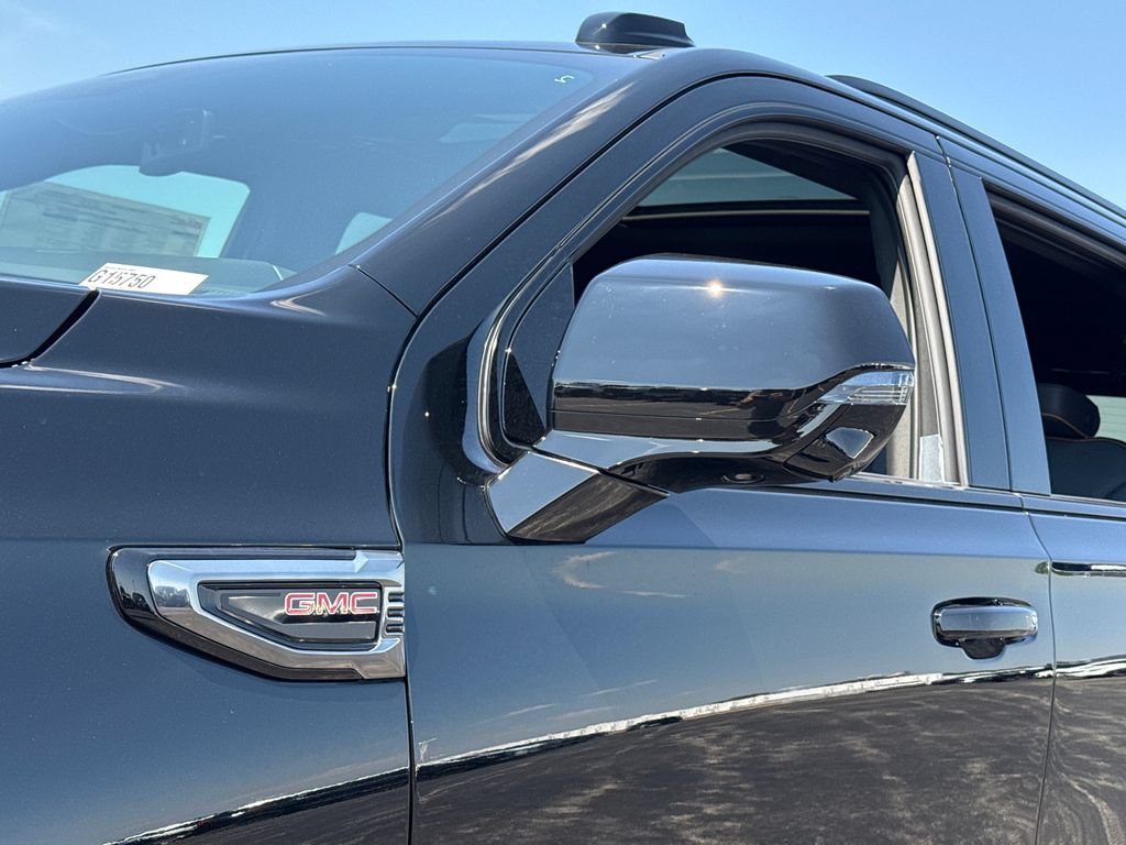 New 2026 GMC Yukon XL AT4 AWD/4WD image 12