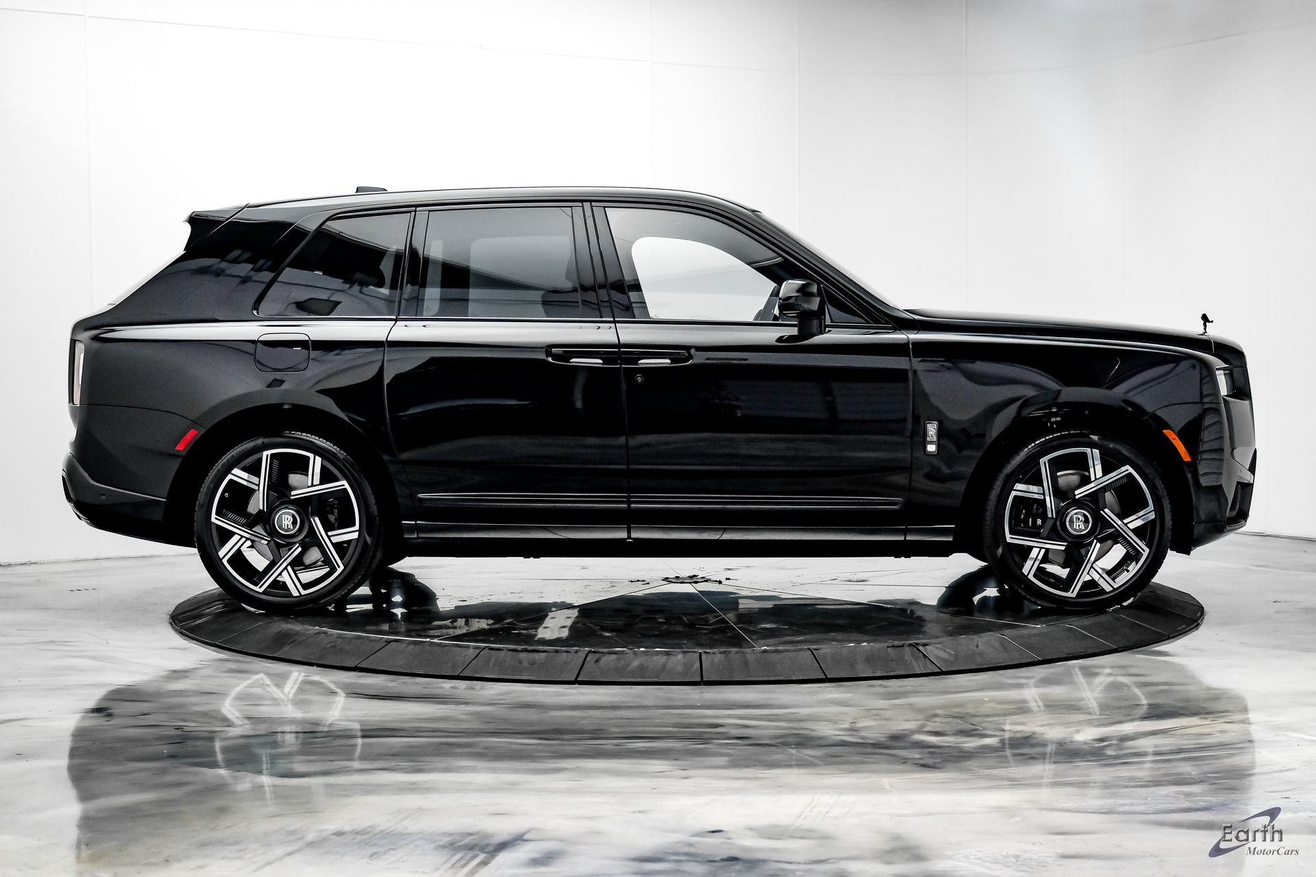 Used 2026 Rolls-Royce Cullinan Black Badge AWD/4WD image 24
