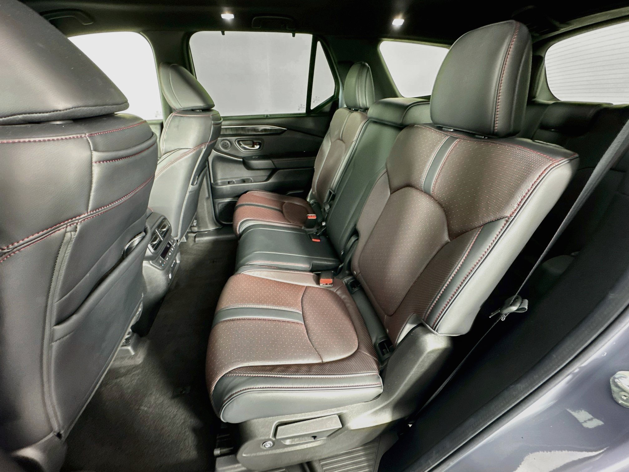 Certified 2025 Honda Pilot Black Edition image 26