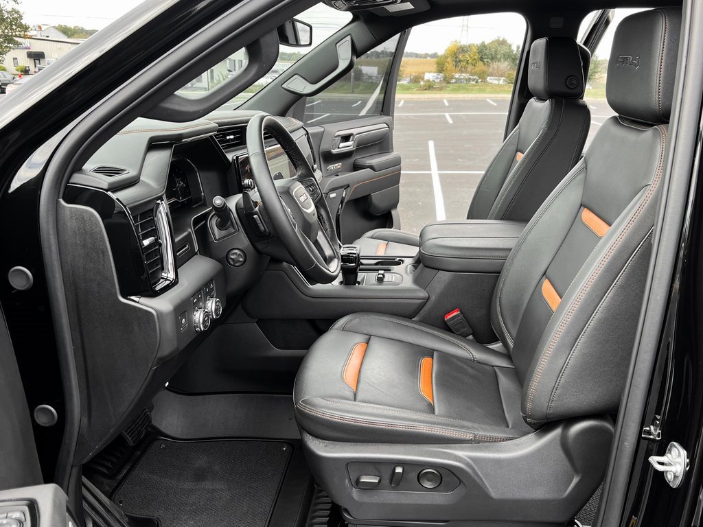 Used 2025 GMC Sierra 1500 AT4 w/ AT4 Preferred Package image 3