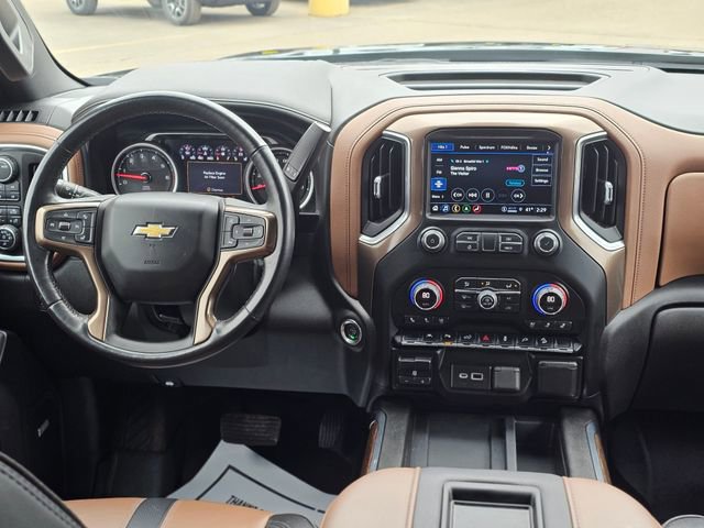 Used 2022 Chevrolet Silverado 1500 High Country w/ Technology Package image 2