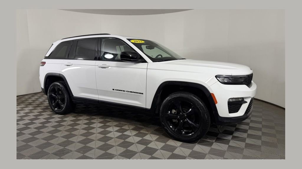 Used 2023 Jeep Grand Cherokee Limited w/ Black Appearance Package
