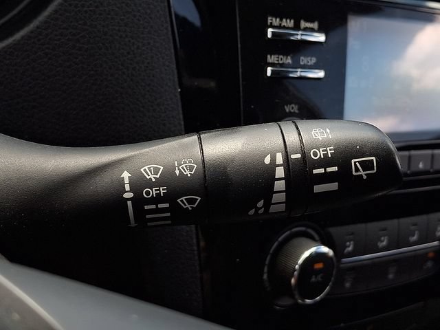 Used 2017 Nissan Rogue S AWD/4WD image 26