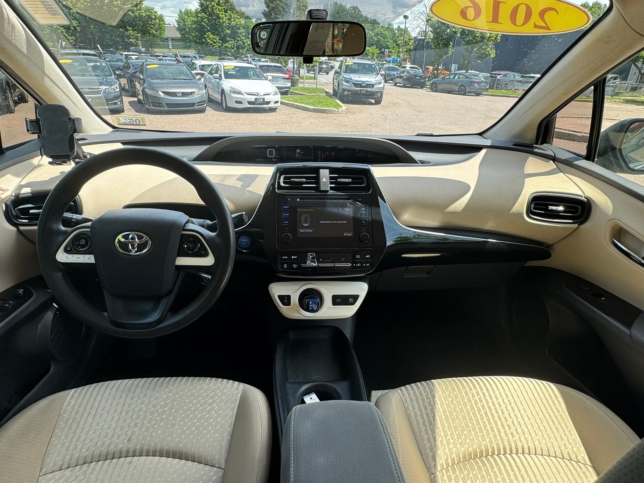 Used 2016 Toyota Prius Two w/ Preferred Accessory Package FWD image 13