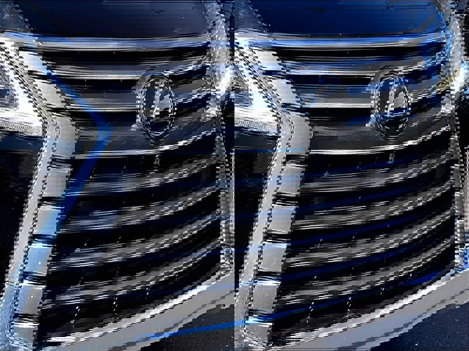 Used 2020 Lexus LX 570 4WD w/ Luxury Package image 32