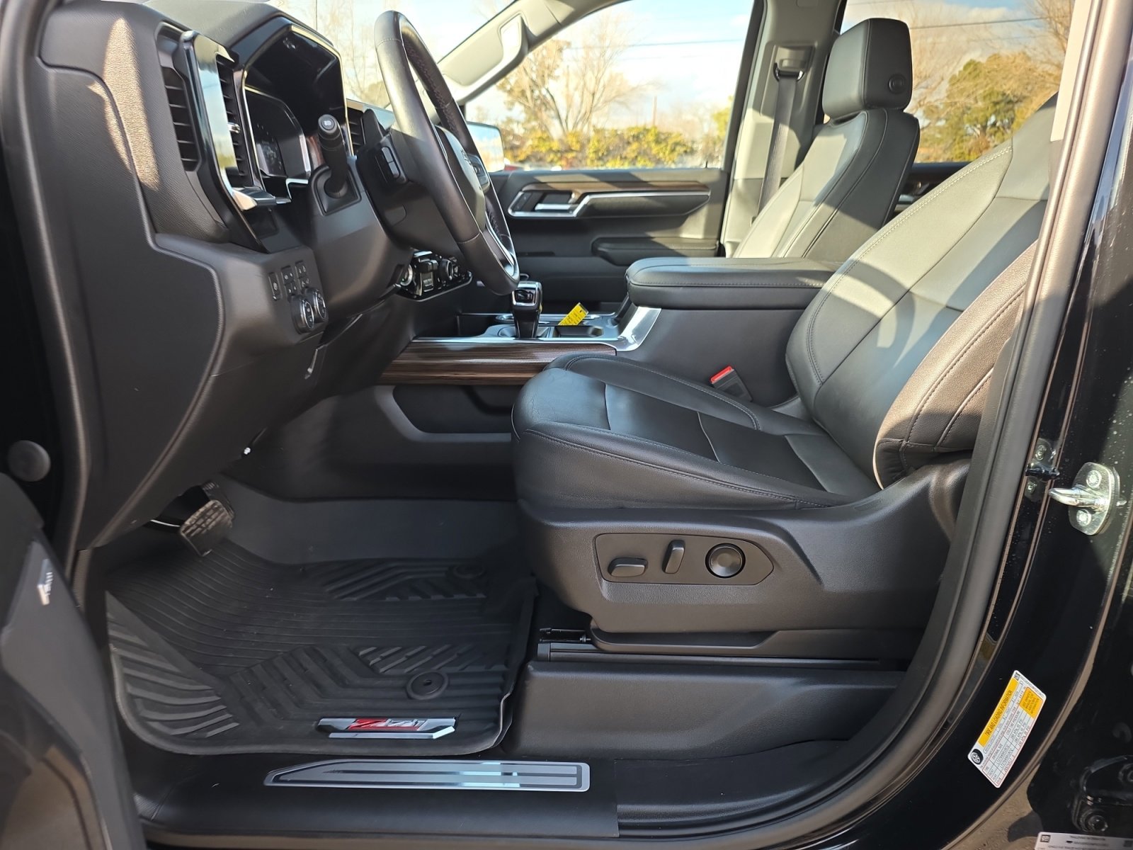 Used 2023 Chevrolet Silverado 1500 LT Trail Boss w/ LT Trail Boss Premium Package image 12