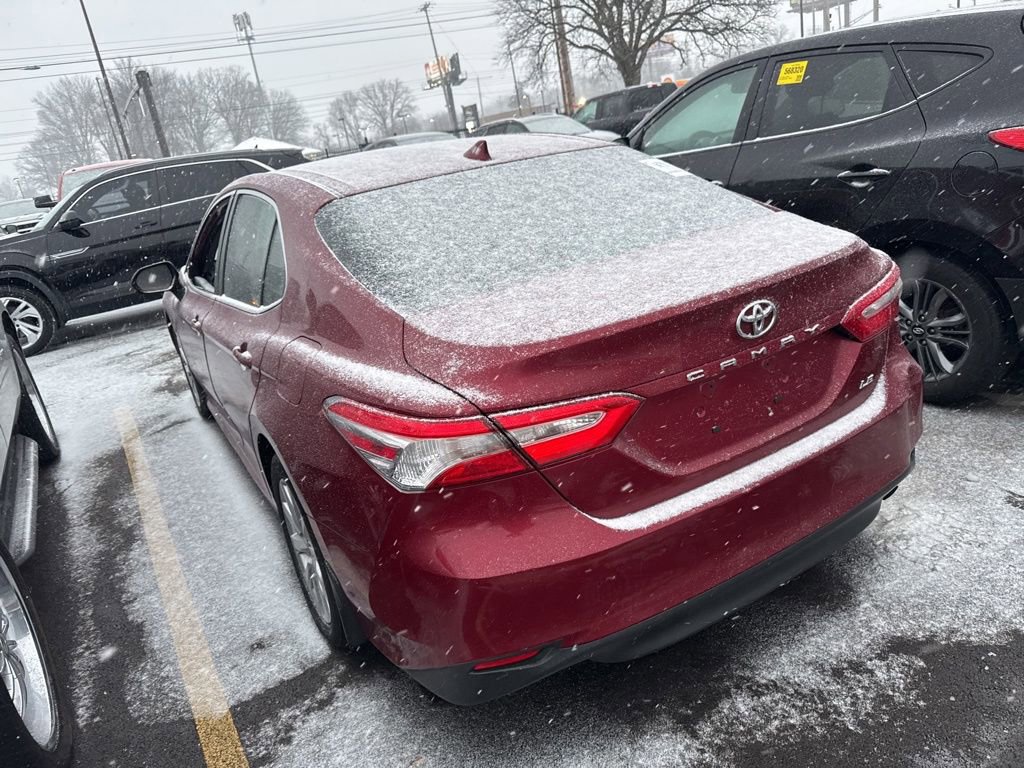 Used 2019 Toyota Camry LE image 4