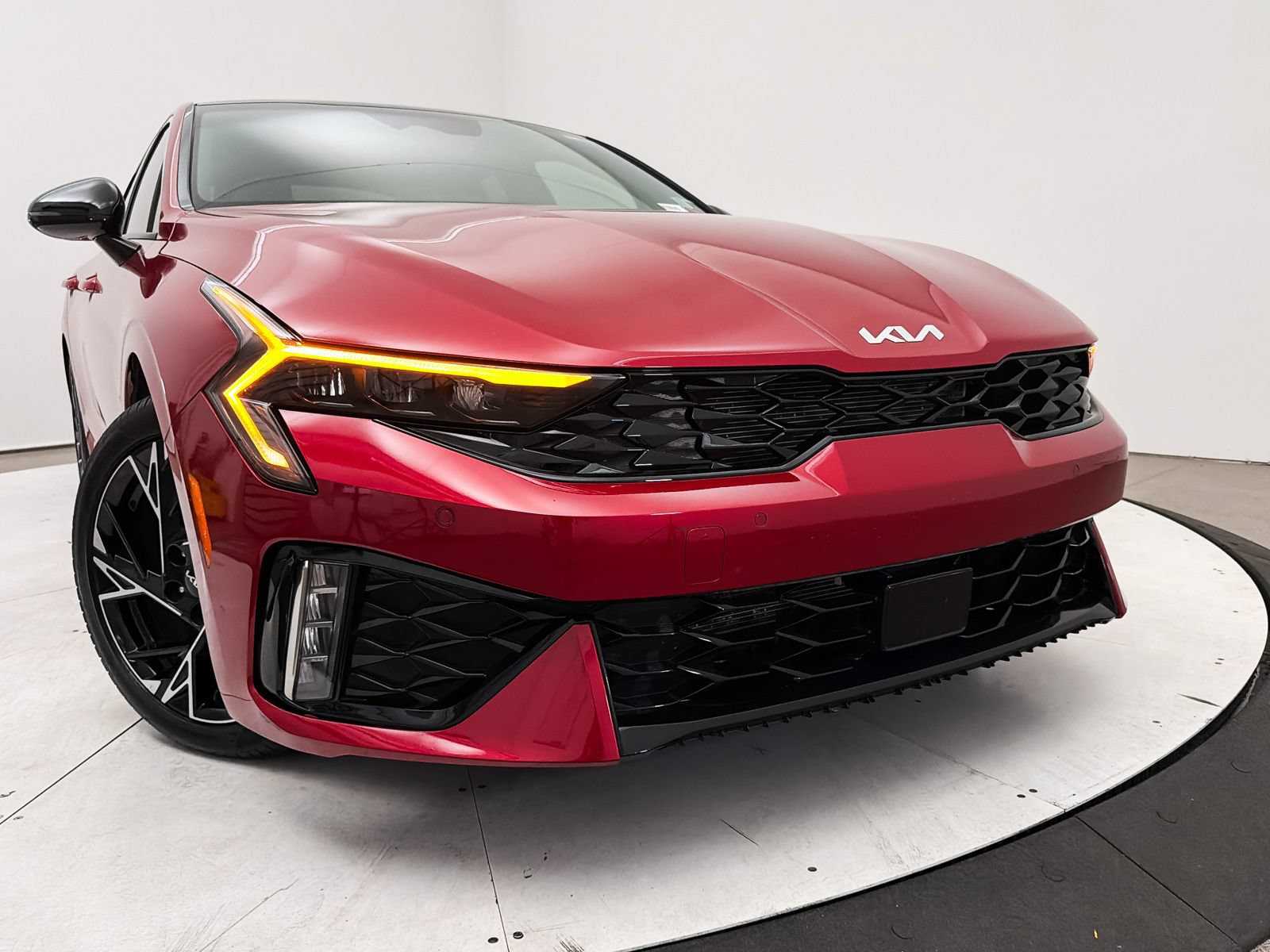 Certified 2025 Kia K5 GT-Line w/ GT-Line Premium Package FWD image 2