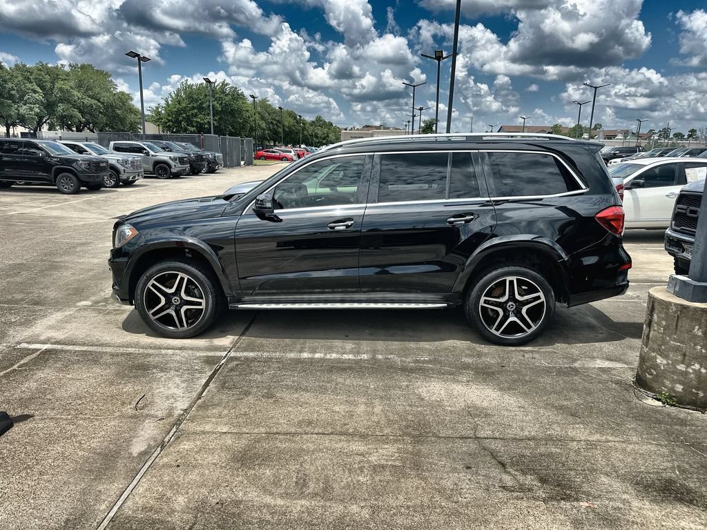 Used 2014 Mercedes-Benz GL 550 4MATIC image 2