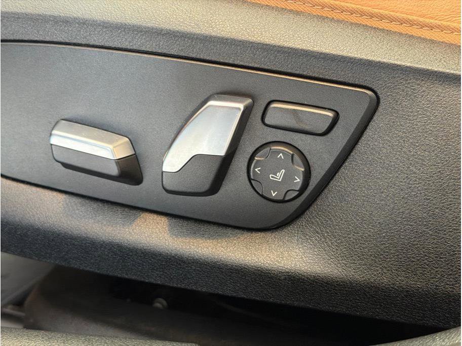 Used 2023 BMW 530e w/ Premium Package RWD image 21