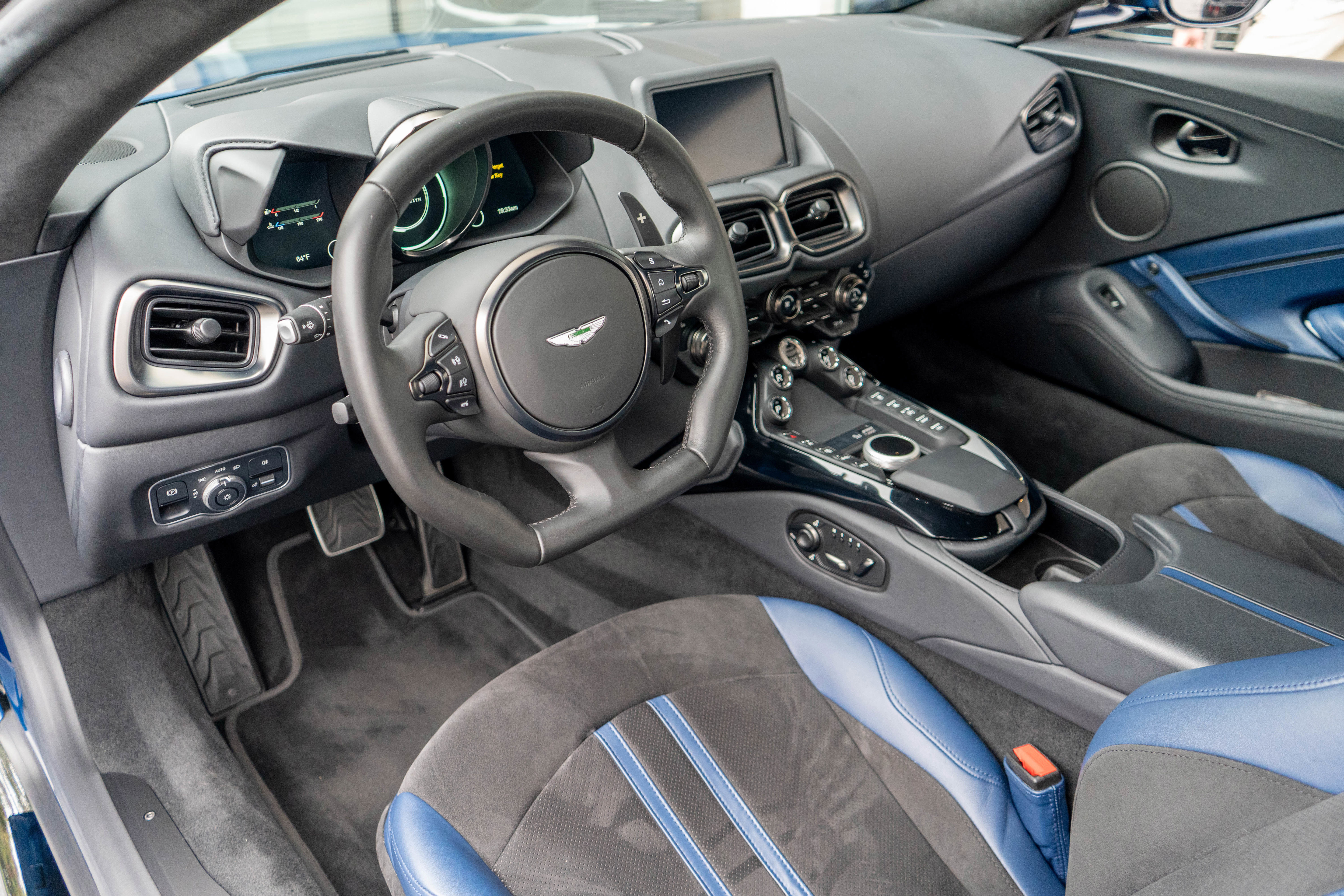 Used 2022 Aston Martin V8 Vantage Coupe image 6