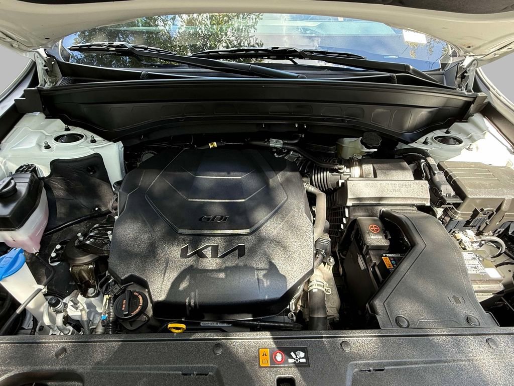 Used 2024 Kia Telluride EX w/ EX Captain's Chair Package image 23