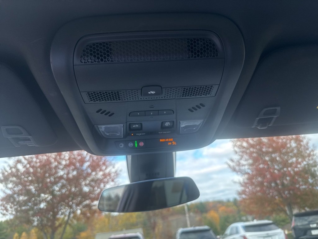 Certified 2025 Cadillac XT6 Premium Luxury image 31