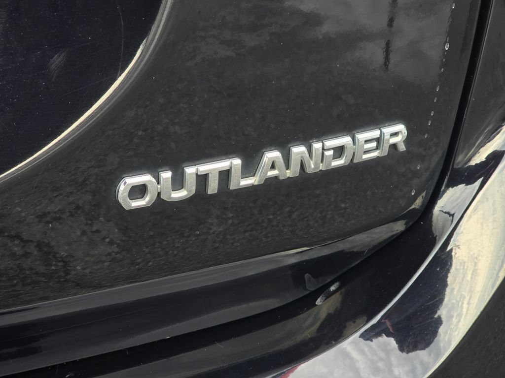 Used 2018 Mitsubishi Outlander ES FWD image 15