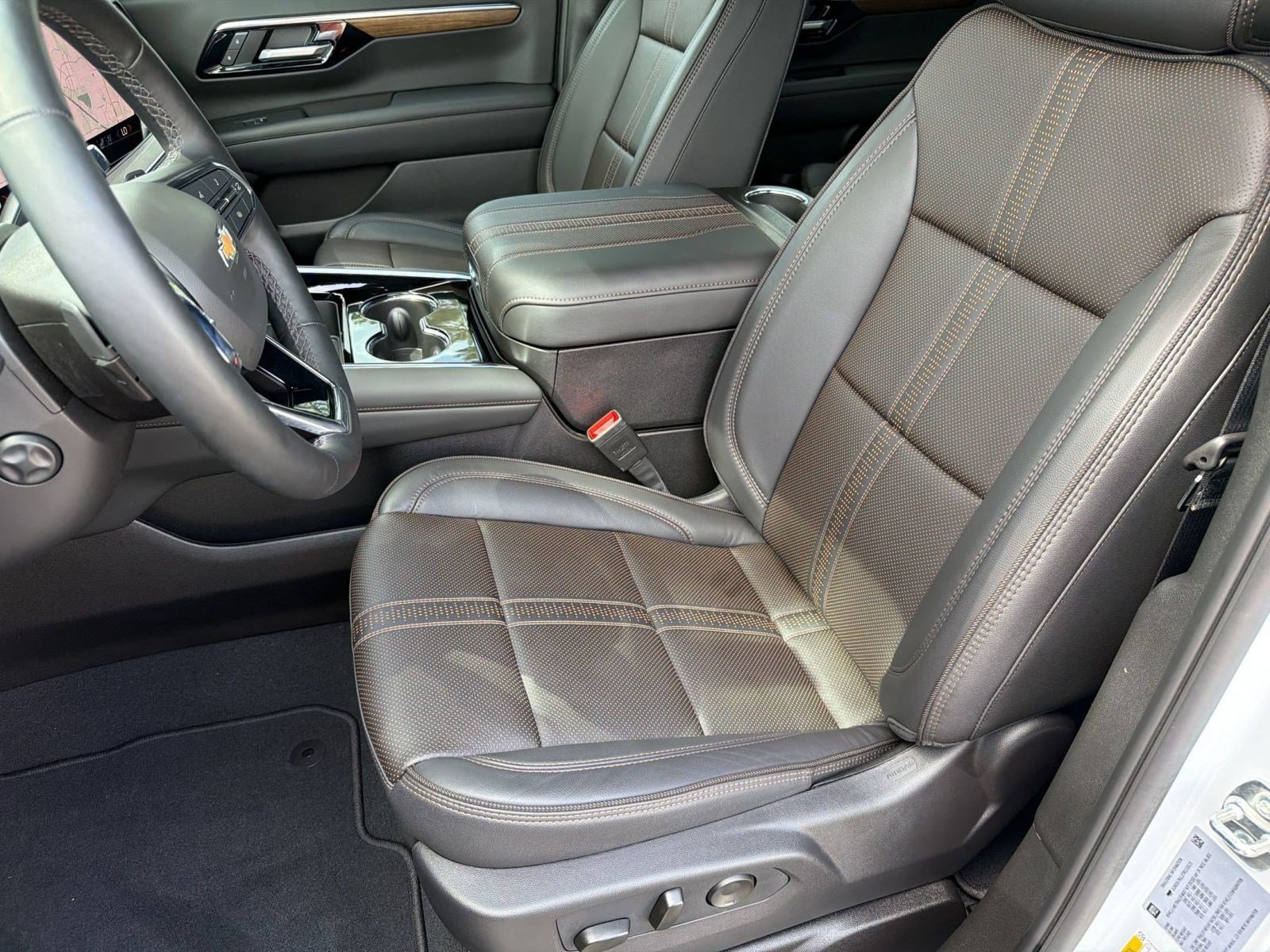 Used 2026 Chevrolet Tahoe High Country w/ LPO, Illumination Package RWD image 5